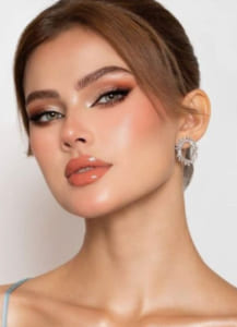 Tông Màu Trang Điểm Gợi Cảm Sexy Cuốn Hút