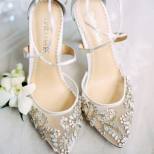 giày cưới đẹp cô dâu có quai